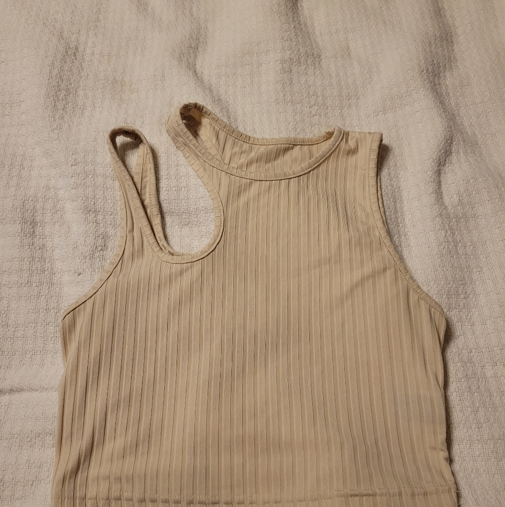 SHEIN MEDIUM CROPPED TANK